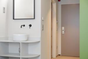 maverick urban lodge hostel