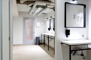 maverick urban lodge hostel