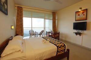 the cliff resort munnar