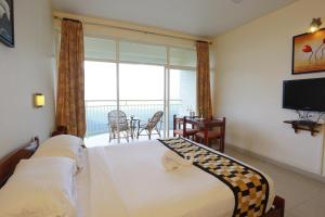 the cliff resort munnar