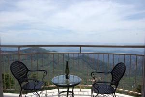 the cliff resort munnar