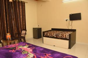 Hiral Valley View Residency,Vitthalrao Kotwal Road,2 star