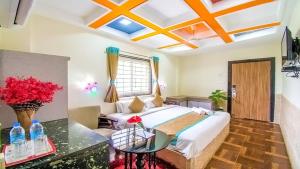 Hotel O Jaya Fortune,Tagore Chowk, Srinagar Road 10,3 star