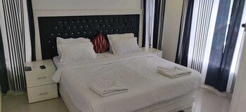 Kallat British Resort,Kolagappara>>Kalpetta,3.5 star