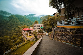 veda5 ayurveda and yoga retreat
