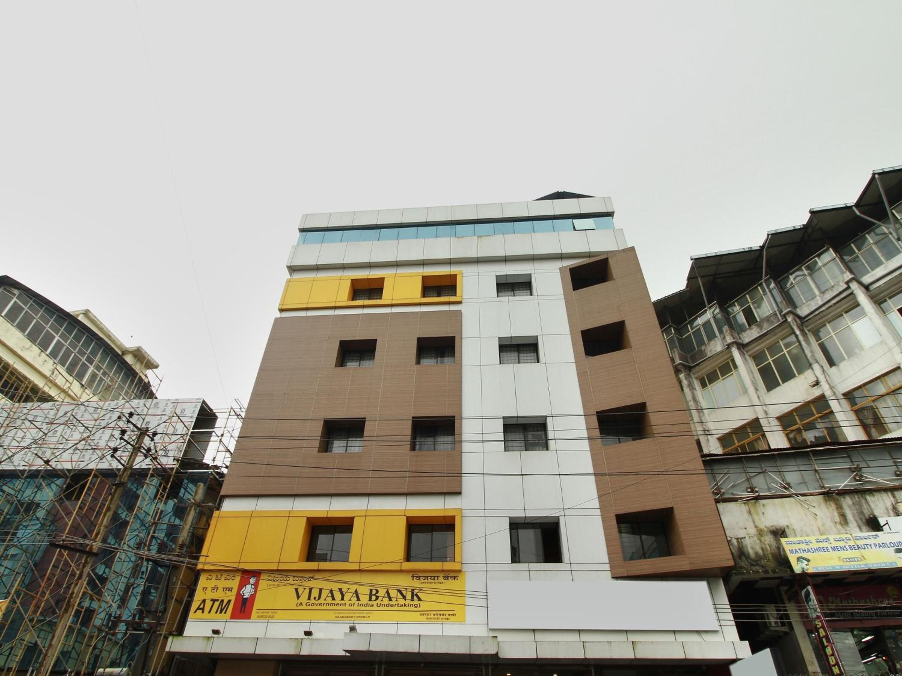 traders hotel