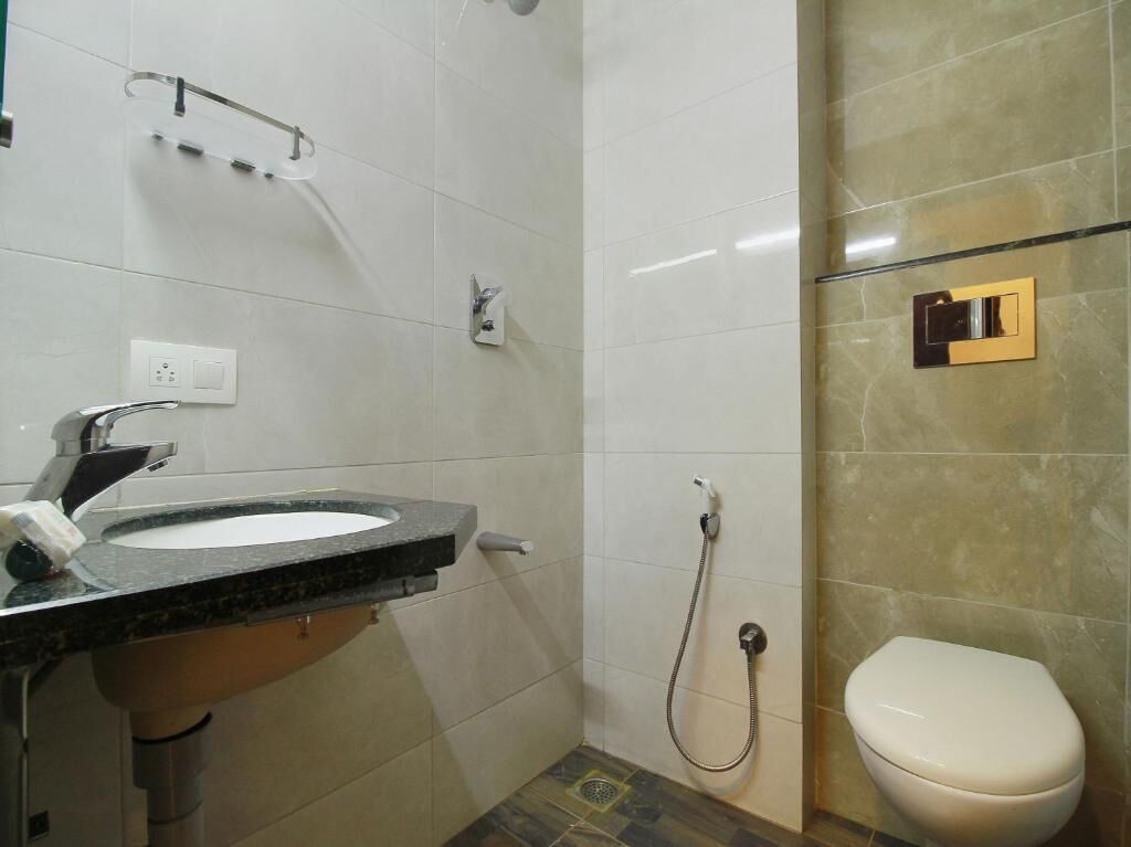 traders hotel