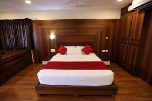 traders hotel