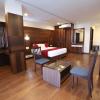 traders hotel