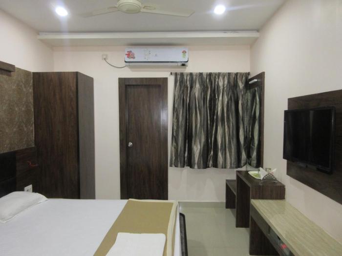 hotel saket heritage