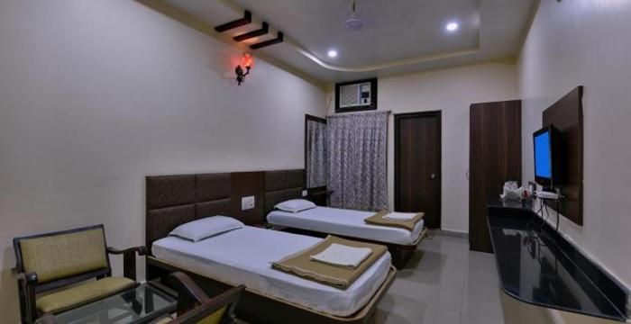 hotel saket heritage