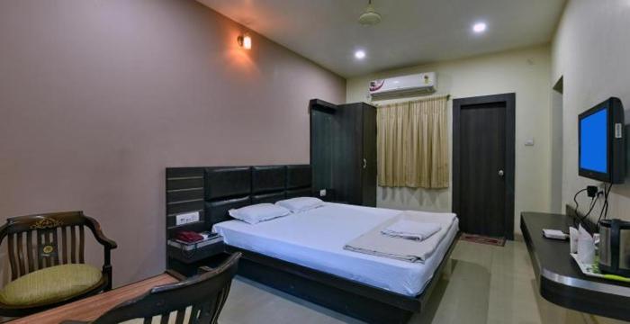 hotel saket heritage