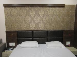 hotel saket heritage