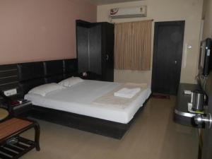 Hotel Saket Heritage,India>>Raigarh,3 star