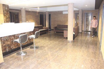 Dev Motel & Banquet,Anand>>Ahmedabad,2.5 star