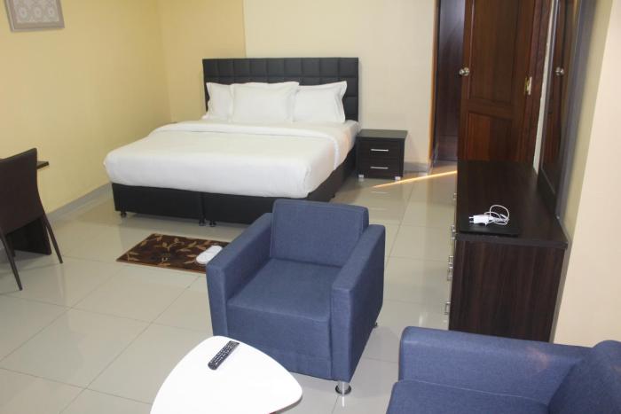 hotel everest rdc