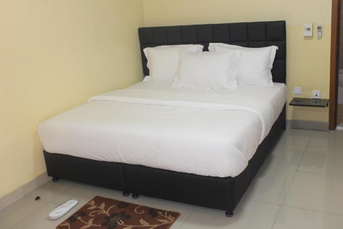 hotel everest rdc