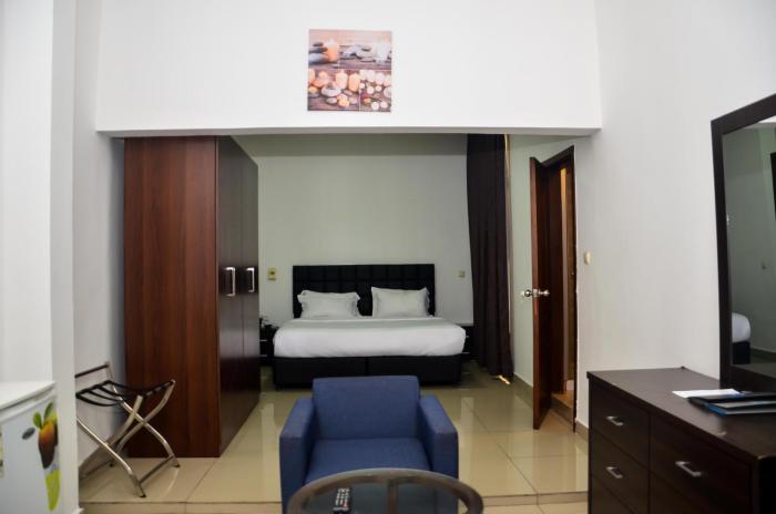 hotel everest rdc