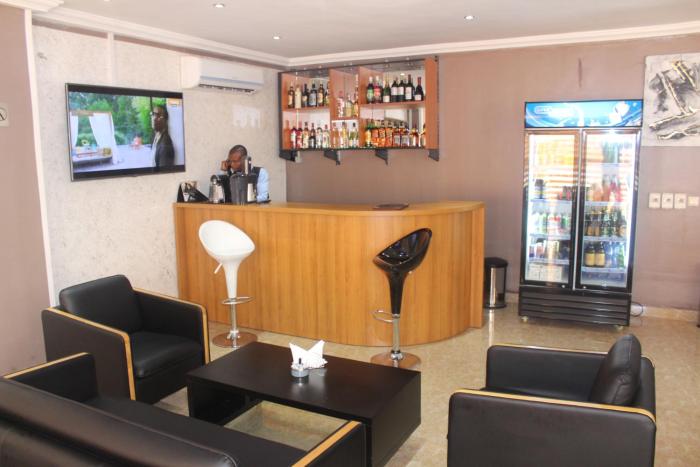 hotel everest rdc