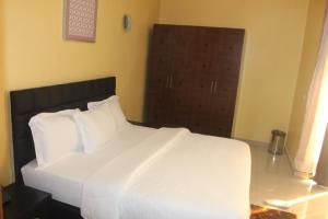 hotel everest rdc