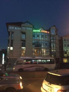 hotel everest rdc