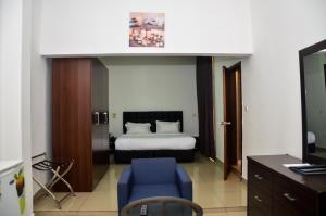 hotel everest rdc