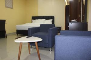 hotel everest rdc
