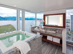 Fairmont Pacific Rim,Grand Boulevard>>Vancouver,5 star