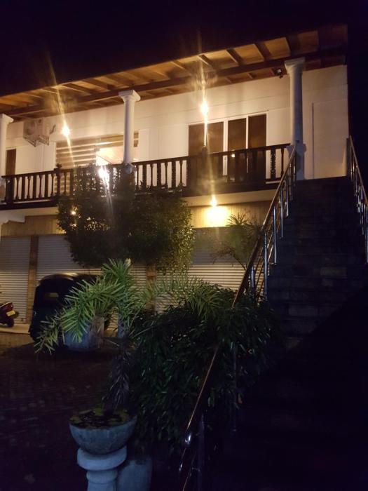 gg lodge mirissa