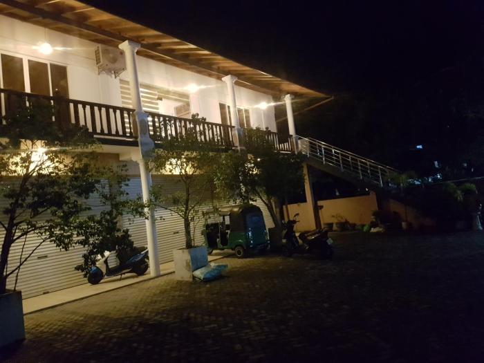 gg lodge mirissa