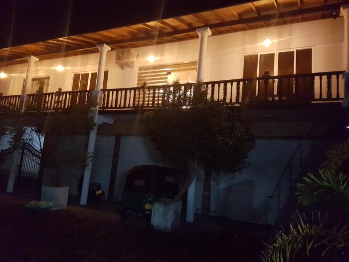 gg lodge mirissa