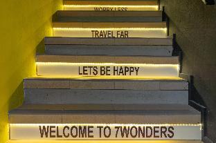 7 wonders hostel at upper dickson