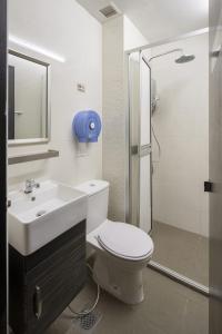 7 wonders hostel at upper dickson