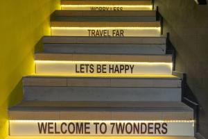 7 wonders hostel at upper dickson