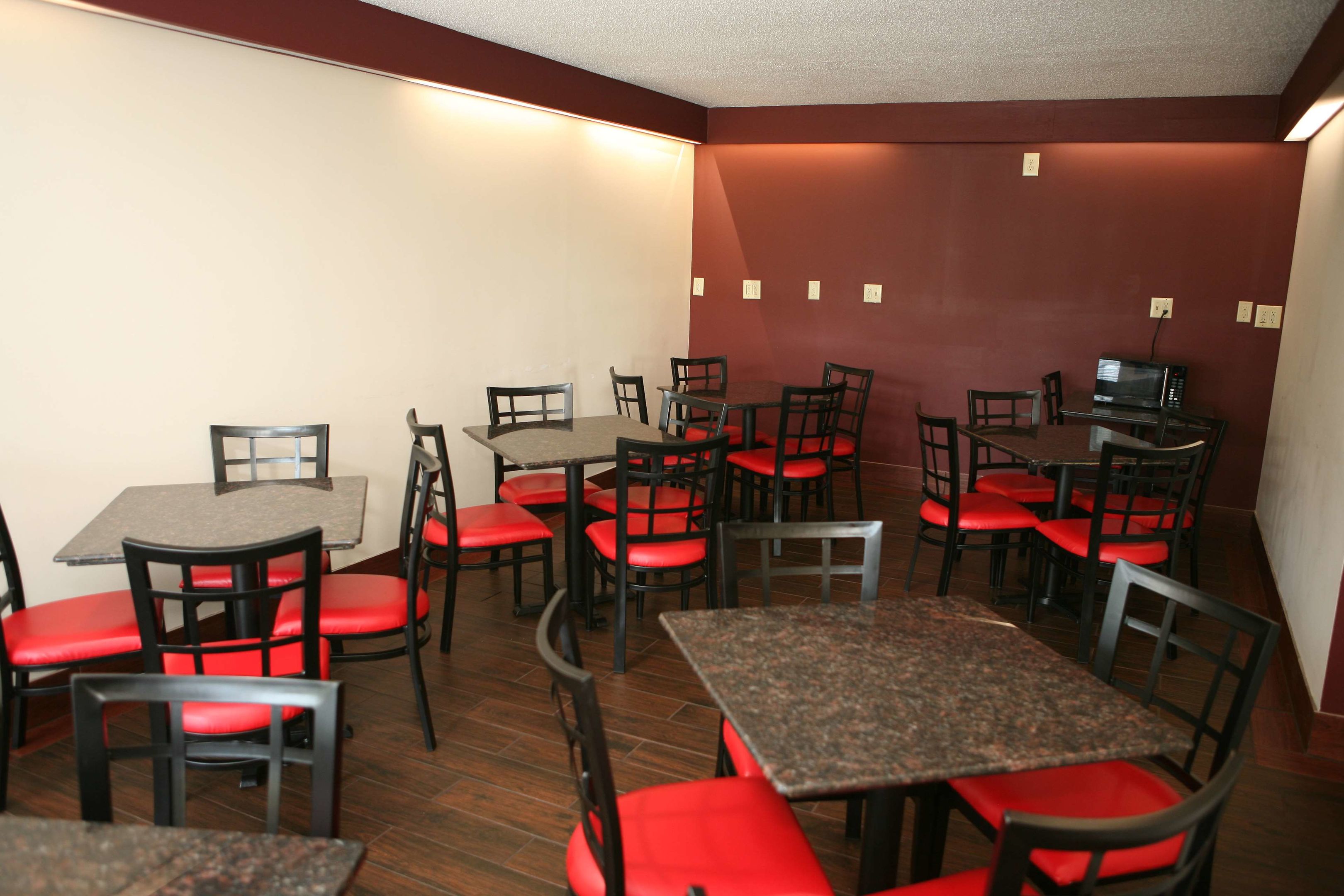 red roof inn and suites cave city