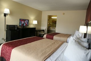 red roof inn and suites cave city