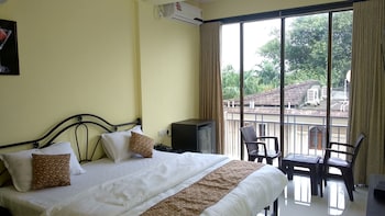 7 Sea's,Near Vagator Beach,3 star