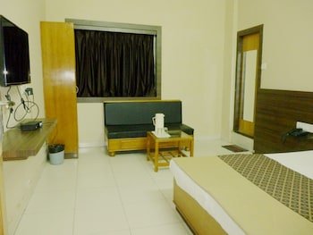 hotel empire gandhidham