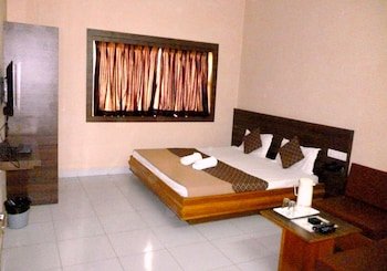 hotel empire gandhidham