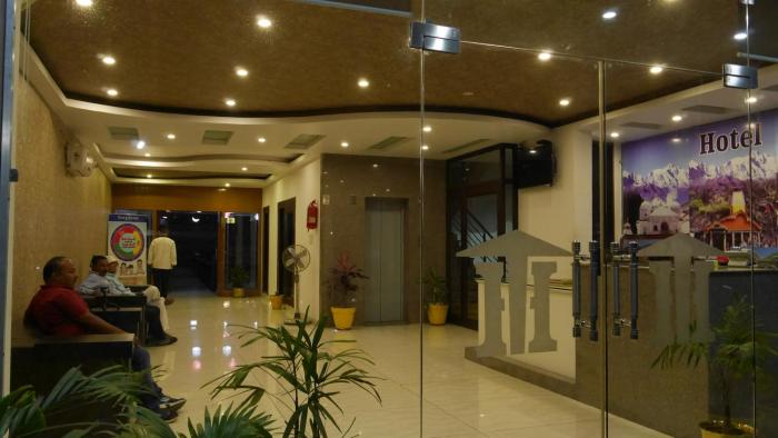 hotel trihari