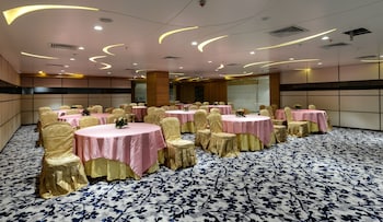 Hotel Atishay,Maharana Pratap Nagar,3 star