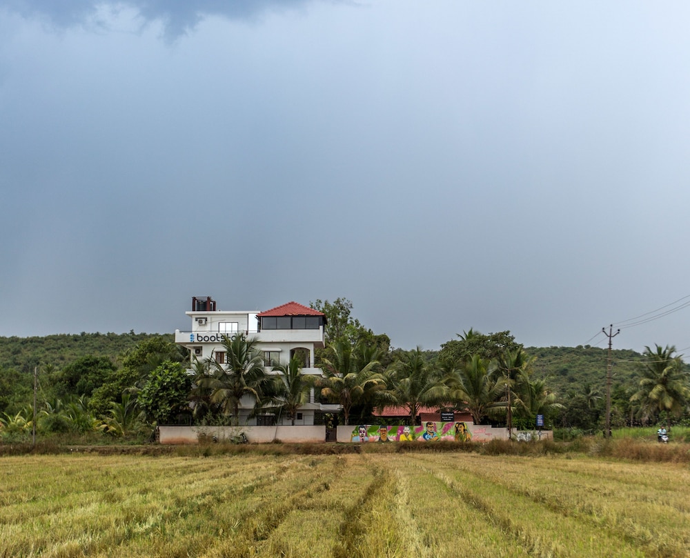 moustache goa cowork hostel