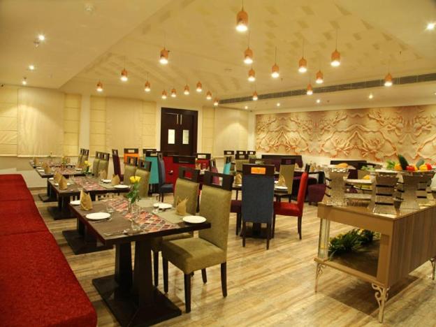 wj grand hotel