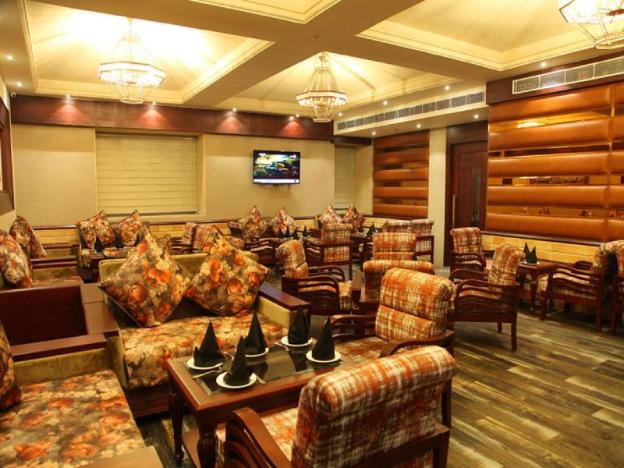 wj grand hotel