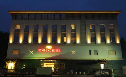 wj grand hotel