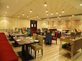 wj grand hotel