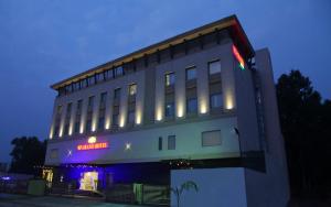 wj grand hotel