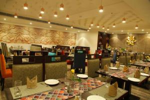 wj grand hotel