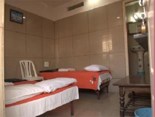 Mourya Deluxe Ac Lodge,Karnataka>>Chitradurga,2.5 star