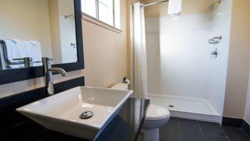Travelodge By Wyndham Vallejo,Fairfield>>American Canyon,2 star